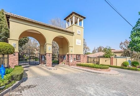 3 Bedroom Townhouse in Douglasdale