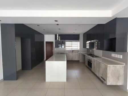 2 Bedroom Apartment in Linbro Park