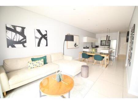 2 Bedroom Apartment in Rosebank