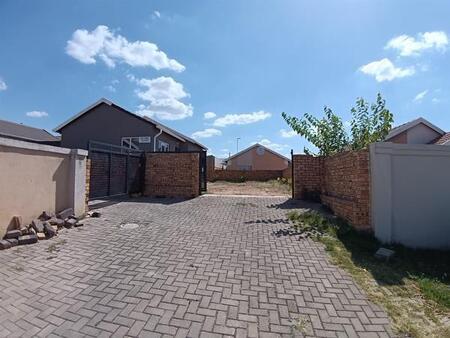 2 Bedroom House in Cosmo City