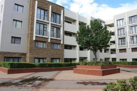 2 Bedroom Apartment in Bedford Gardens