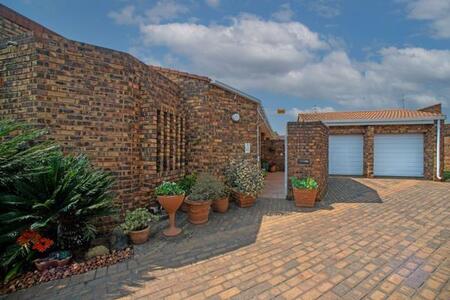 3 Bedroom House in Lakefield