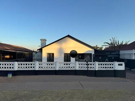 3 Bedroom House in Laudium
