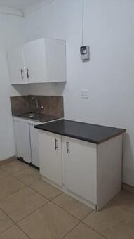 Bachelor apartment in Olievenhoutbos