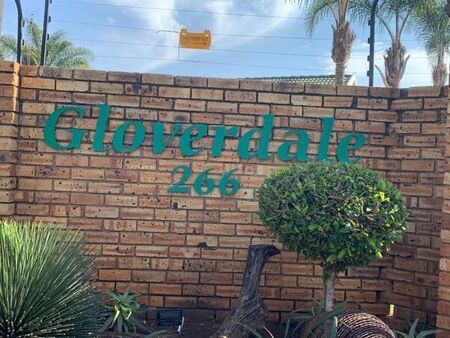 2 Bedroom Townhouse in Die Hoewes