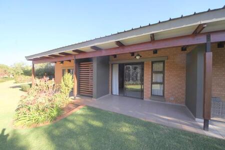 1 Bedroom Apartment in Retire at Midstream