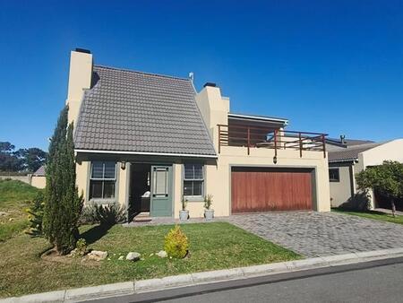 3 Bedroom House in Sandbaai