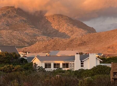 3 Bedroom House in Pringle Bay