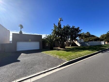 4 Bedroom House in Flamingo Vlei