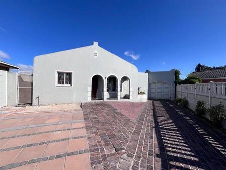 3 Bedroom House in Scottsdene