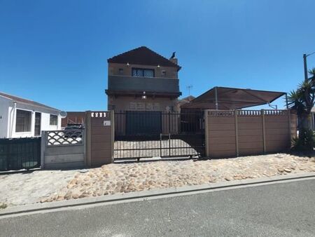 2 Bedroom Apartment in Camelot