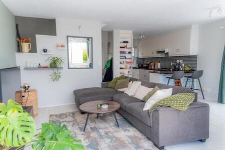 2 Bedroom Apartment in Zonnebloem