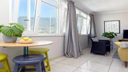 Bachelor apartment in Cape Town City Centre