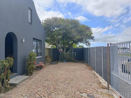 3 Bedroom House in Lotus River