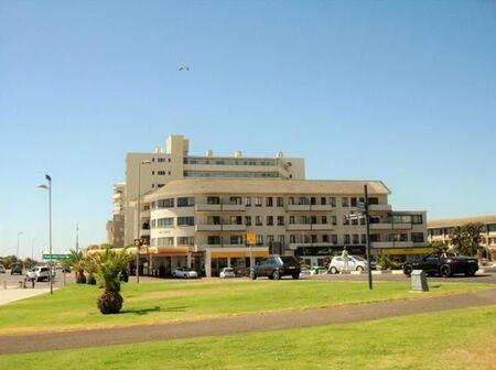 1 Bedroom Apartment in Mouille Point