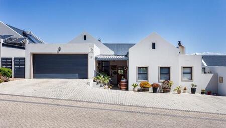 3 Bedroom House in Berg En Dal