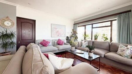 2 Bedroom Apartment in Sea Point