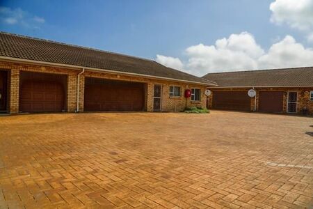 2 Bedroom Simplex in Arboretum