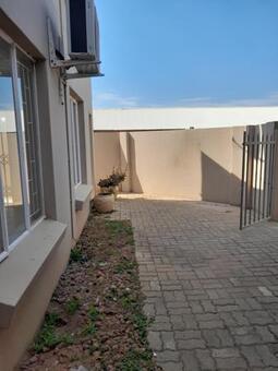 3 Bedroom Townhouse in Lephalale (Ellisras)