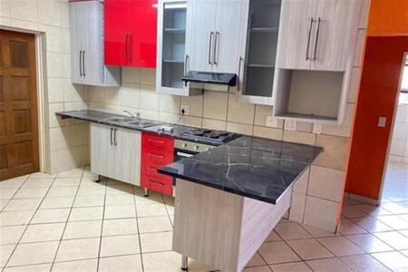 2 Bedroom Apartment in Stonehenge