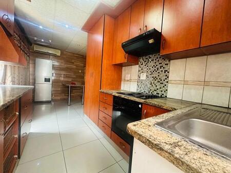 3 Bedroom House in Brackenham