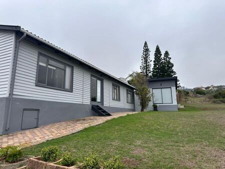 2 Bedroom house to rent in Dana Bay, Mossel Bay