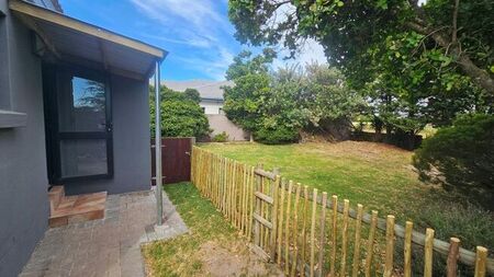 1 Bedroom bachelor to rent in Country Club, Langebaan