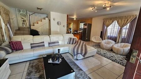 3 Bedroom cluster to rent in North Riding, Randburg