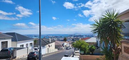 2 Bedroom House in Walmer Estate