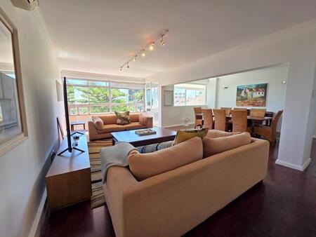 3 Bedroom Apartment in Bantry Bay