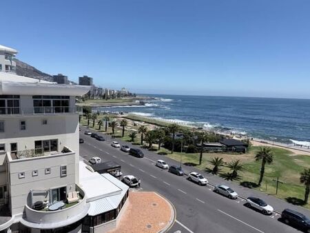 2 Bedroom Apartment in Mouille Point