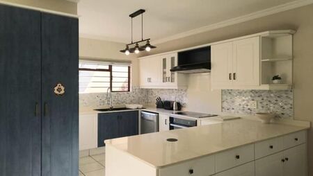 4 Bedroom Apartment in Uvongo