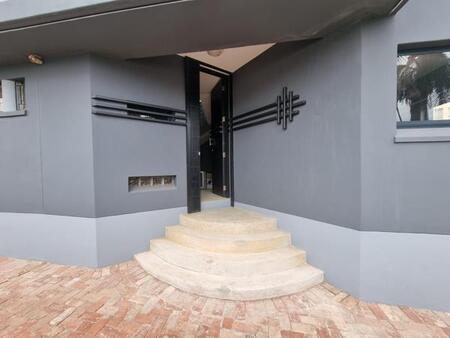 3 Bedroom Apartment in Essenwood