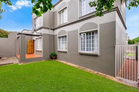 3 Bedroom Apartment in Roodekrans