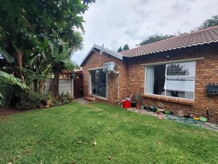 2 Bedroom Townhouse in Wilgeheuwel