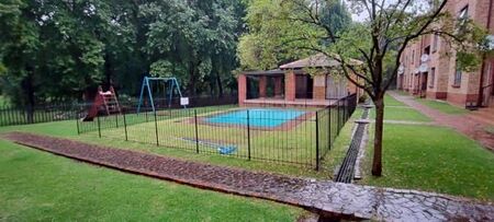 2 Bedroom Flat in Weltevreden Park