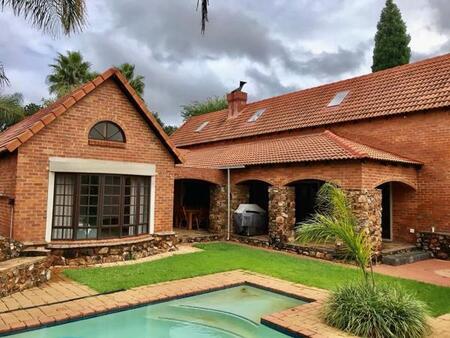 4 Bedroom House in Silver Lakes Golf Estate