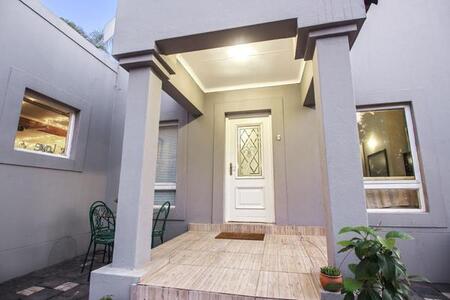 3 Bedroom House in Silver Lakes Golf Estate