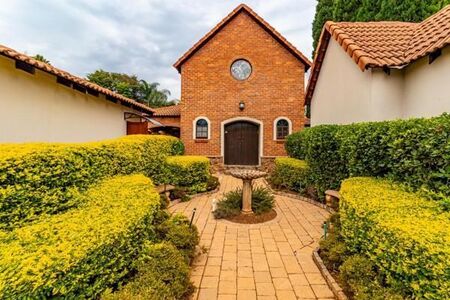 4 Bedroom House in Silver Lakes Golf Estate