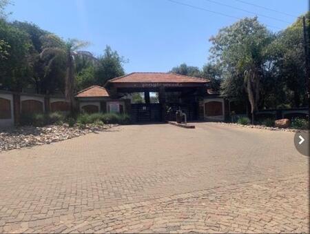 4 Bedroom House in Roodeplaat