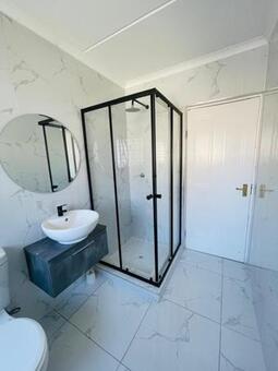 2 Bedroom Apartment in Sunninghill