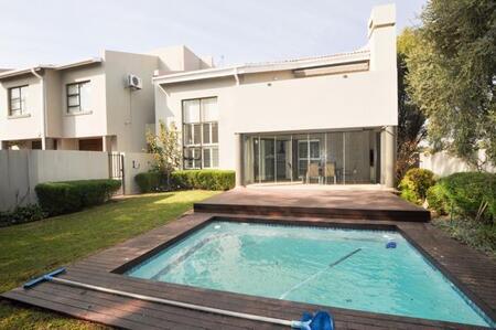 4 Bedroom Cluster in Douglasdale