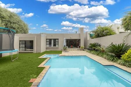 3 Bedroom House in Fourways Gardens
