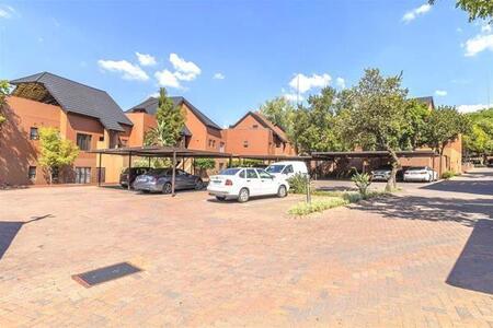 1 Bedroom Apartment in Magaliessig