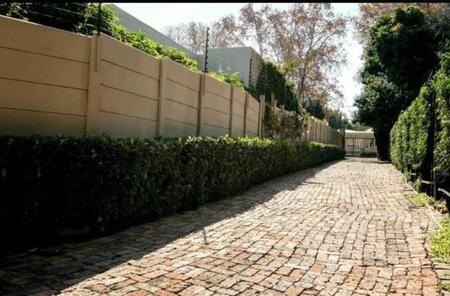 1 Bedroom Duplex in Parkhurst