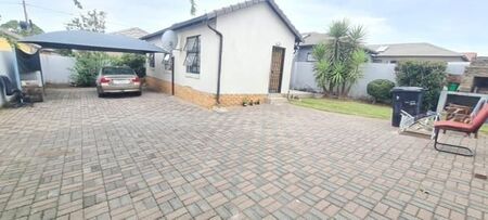 3 Bedroom House in Bloubosrand
