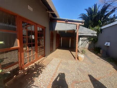2 Bedroom House in Westdene