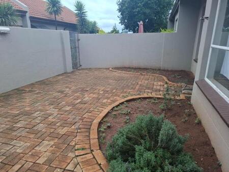 2 Bedroom Apartment in Glen Marais