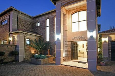 3 Bedroom Cluster in Eveleigh