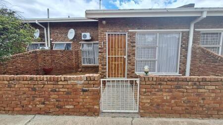 2 Bedroom Townhouse in Jan Cilliers Park